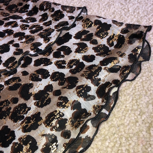 BCX halter blouse.✨ - Picture 5 of 9